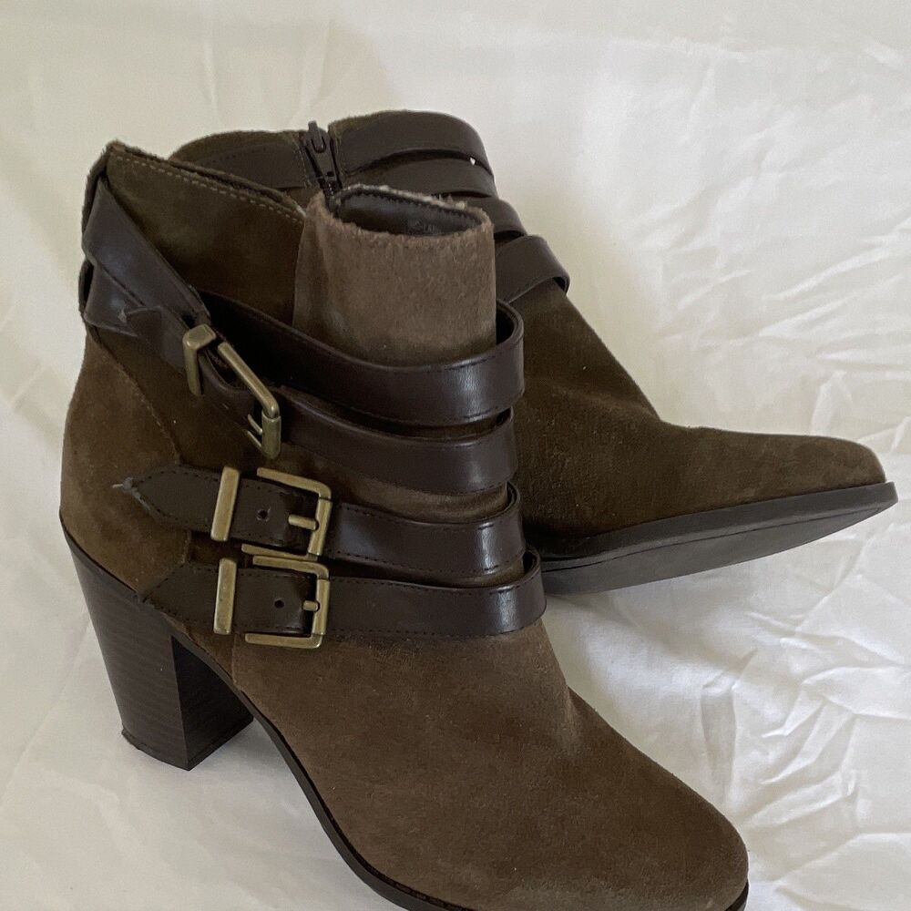 INC International Concepts Brown Suede Ankle Booties Almond Toe Zip Buckle 10